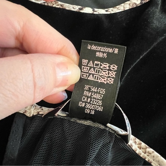 Victoria’s Secret velvet body suit, backless, sleeveless, animal print trim,S - Picture 15 of 16